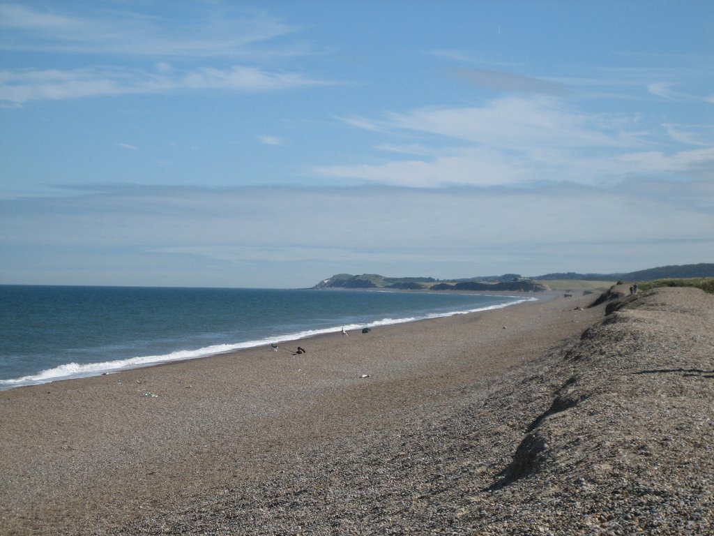 Salthouse beach looking east by andrewcutforth