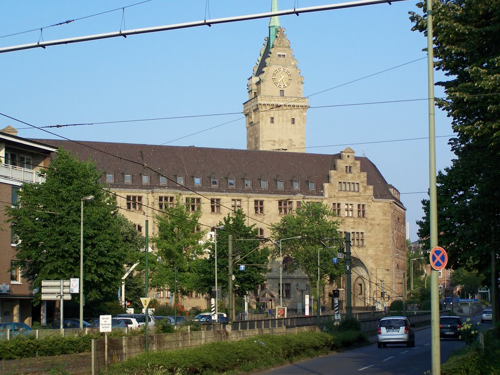 DUISBURG (D) - City hall from the bridge Schwanentor by lujerista