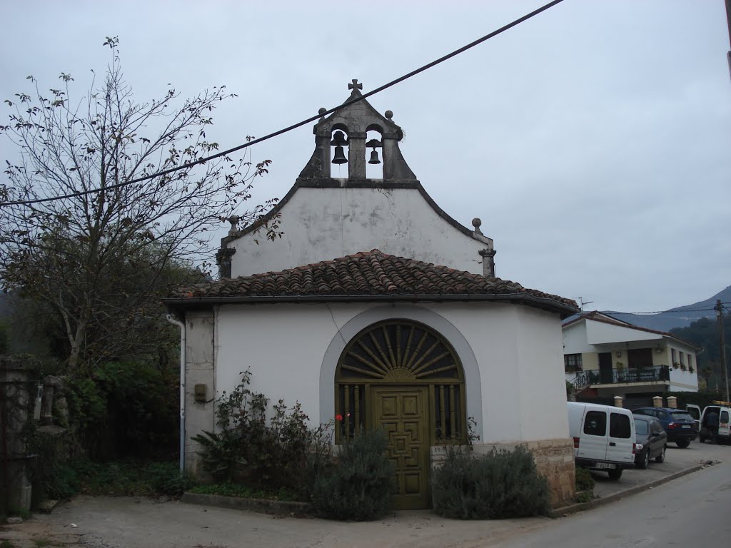 Ermita en Benia de Onis by karloos1