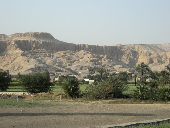 Tal bei Luxor by Stesle