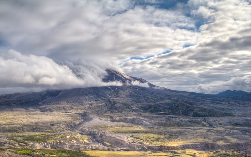 Mount St Helens National Volcanic Monument by HRLingat