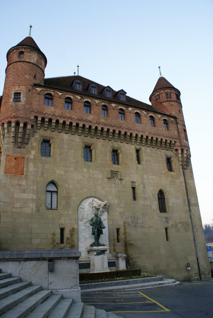 Le Château Saint-Maire (siège du gouvernement cantonal) by Boris-love