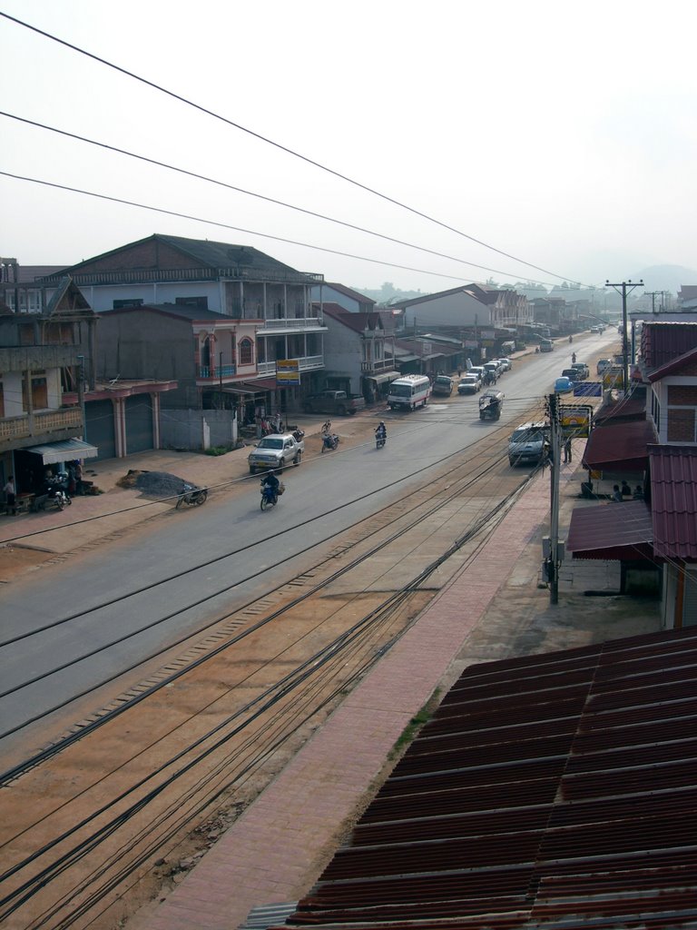 Main Street Phonsavan looking east by XRHasse