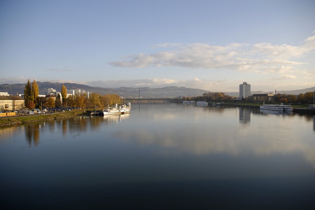 Linz & Danube, autumn mood by michael fruehmann