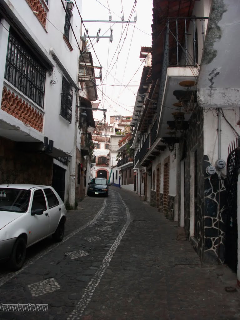 Calle de Reforma en Taxco by Taxcolandia