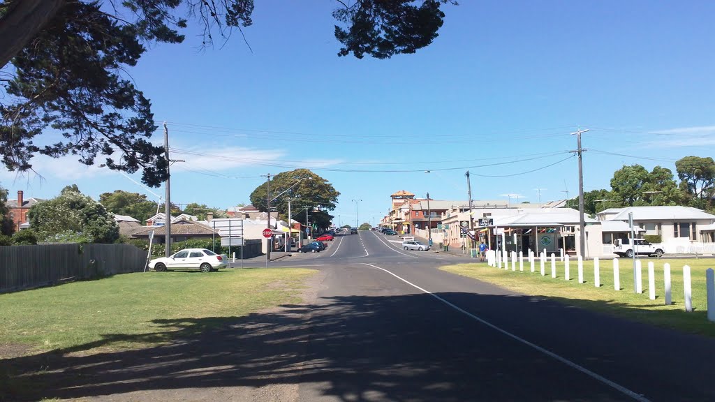 Queenscliff main street by Chopio Siu