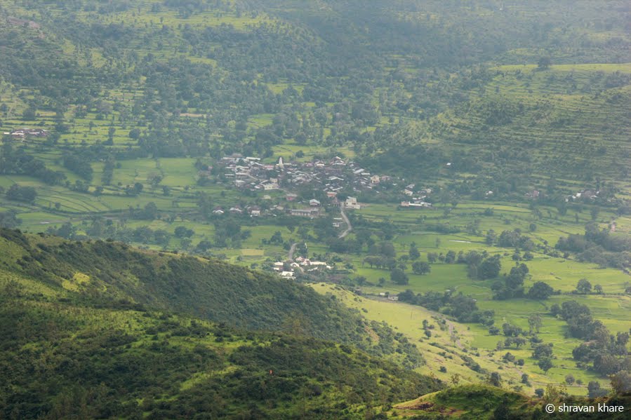 'Aatekar Vasti' a tiny hamlet in the valley. Pic taken from atop Sinhgad Fort by shravan khare