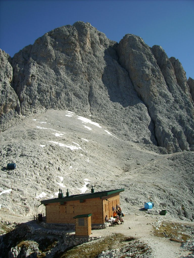 Santnerpasshütte (2734 m) by Wolfgang Küfner