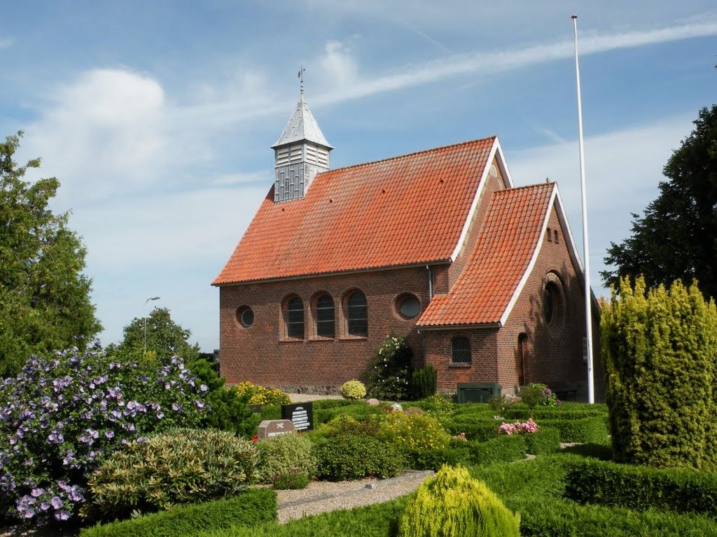 Årø Kirke - Julekirken - eksteriør by Thorkild Sørensen