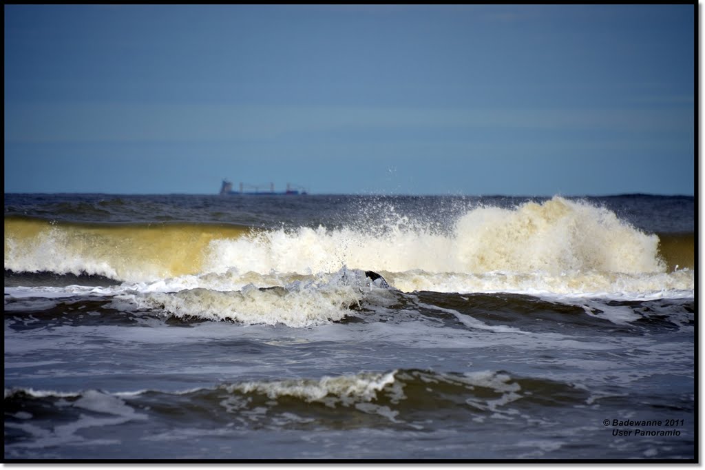 ¤{B} - Waves - Island Spiekeroog by Badewanne B.