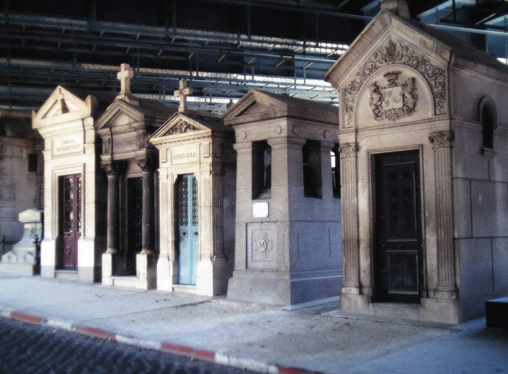 Cimetière de Montmartre 1998 by Wensky