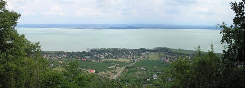 Le lac Balaton depuis Badacsony Hegy by Le photographe incon…