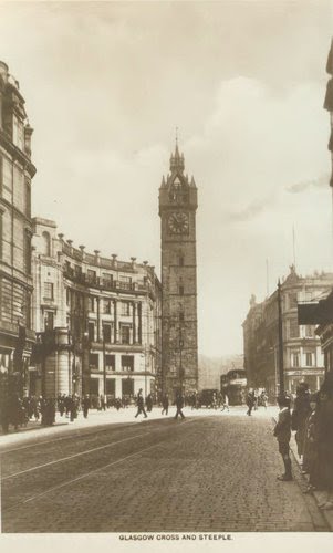 Mercat Cross, Trongate, Glasgow. by Jim Campbell