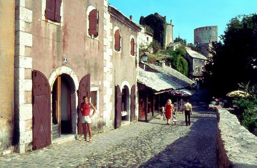 1980.07. - Mostar, we walked in the old town - Mostár, sétáltunk az óvárosban by Péter Farsang