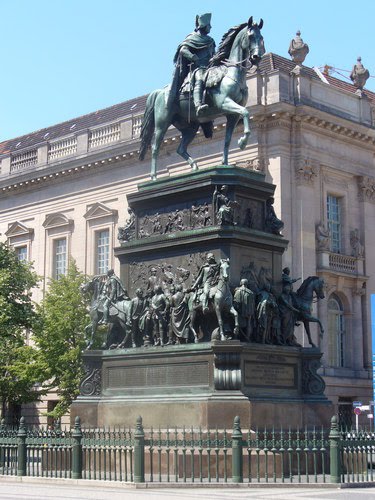 Berlin, Friedrich-der-Große-Denkmal by Füxlein