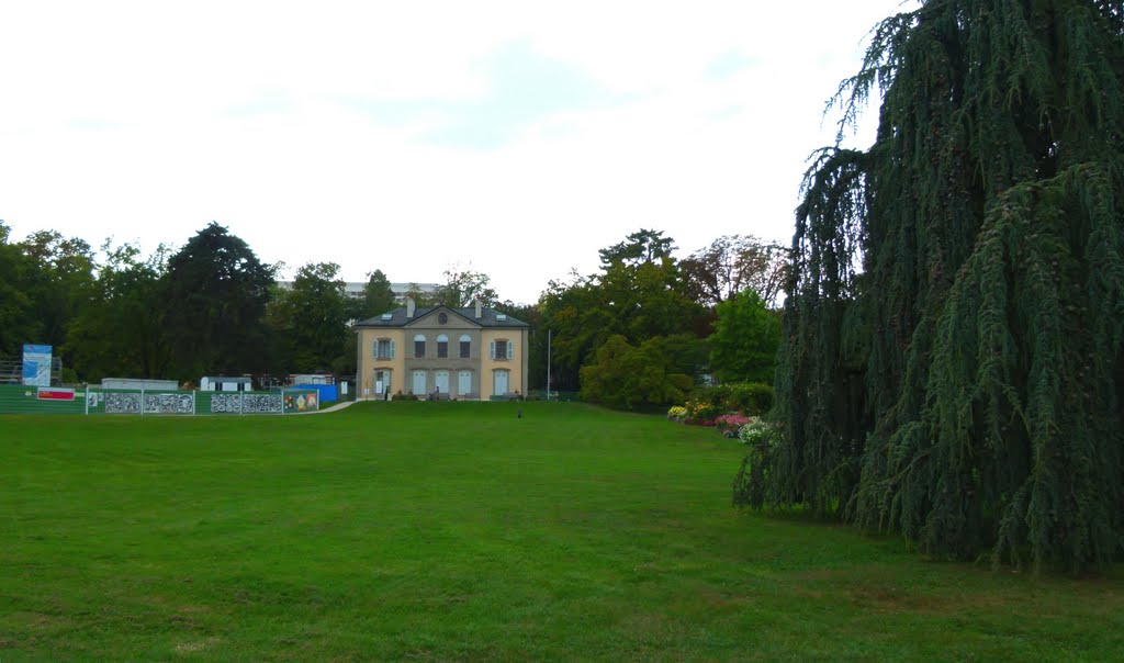 Conservatoire et Jardin botaniques de la Ville de Genève (CJB) by Magda GHALI