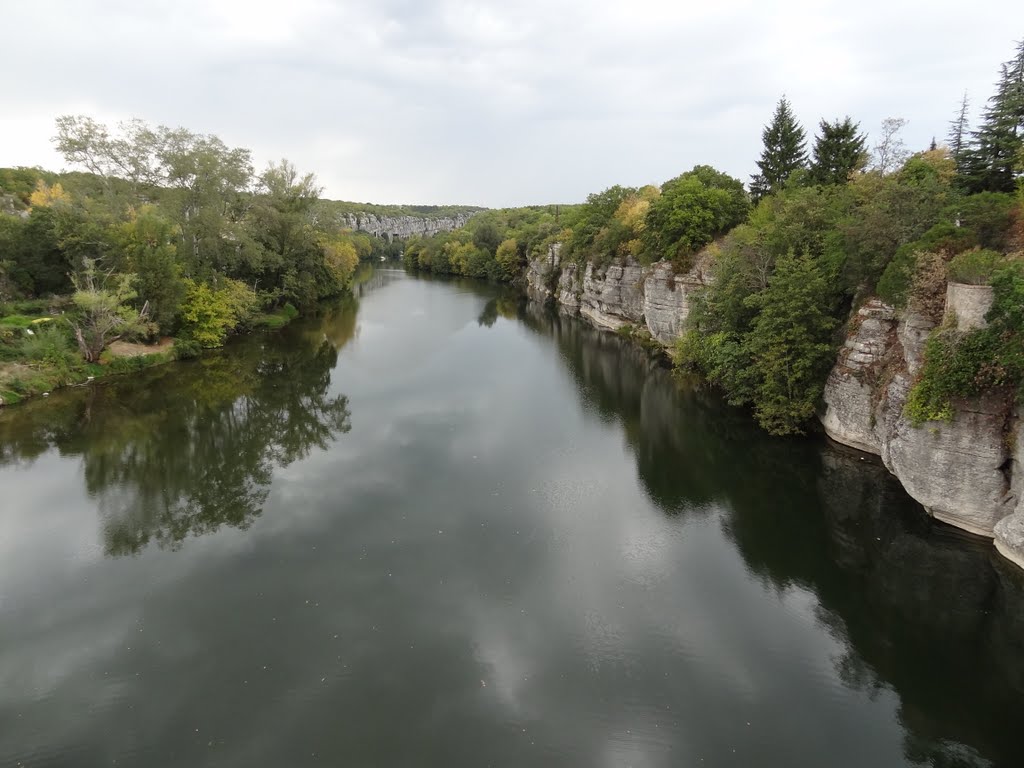 L'Ardèche, vue du pont de la Bigournette (côté nord) by Stéphane Lurol