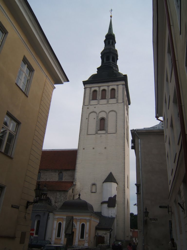 Tallinn. Iglesia gótica de San Nicolás (siglo XIII) by mgaldido