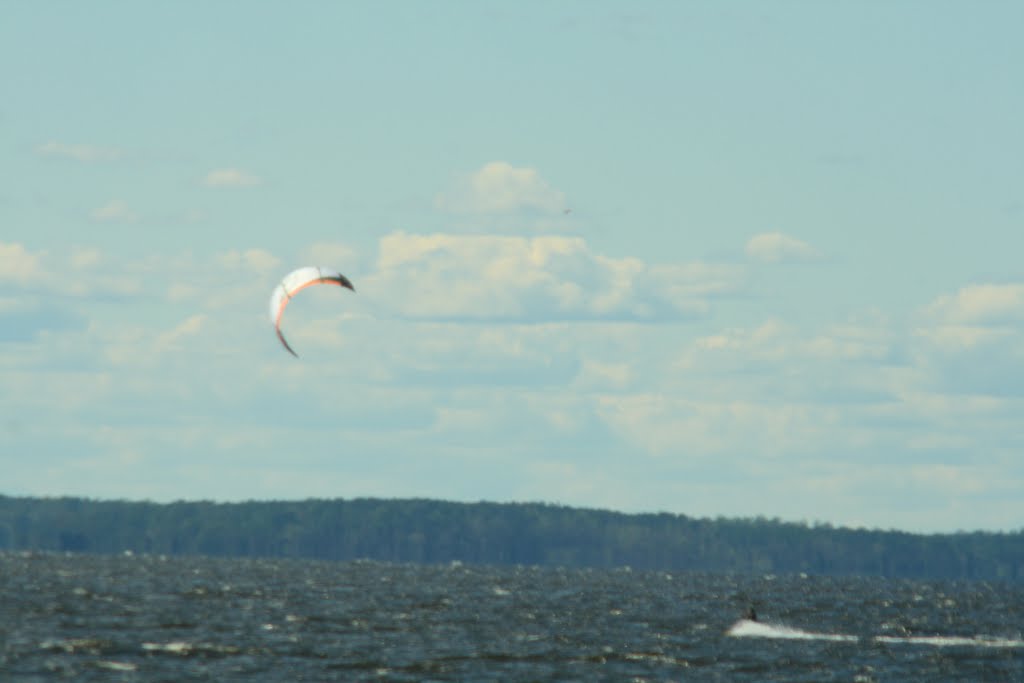 Lower Neuse River near Minnesott Beach Ferry, Parasailer by Ben27603