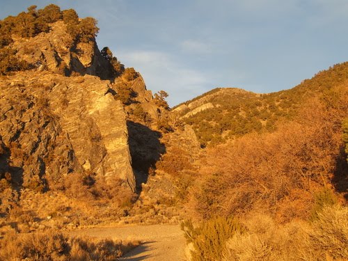 North cliffs at mouth of Dry Canyon - Late afternoon sunlight by acidman1968