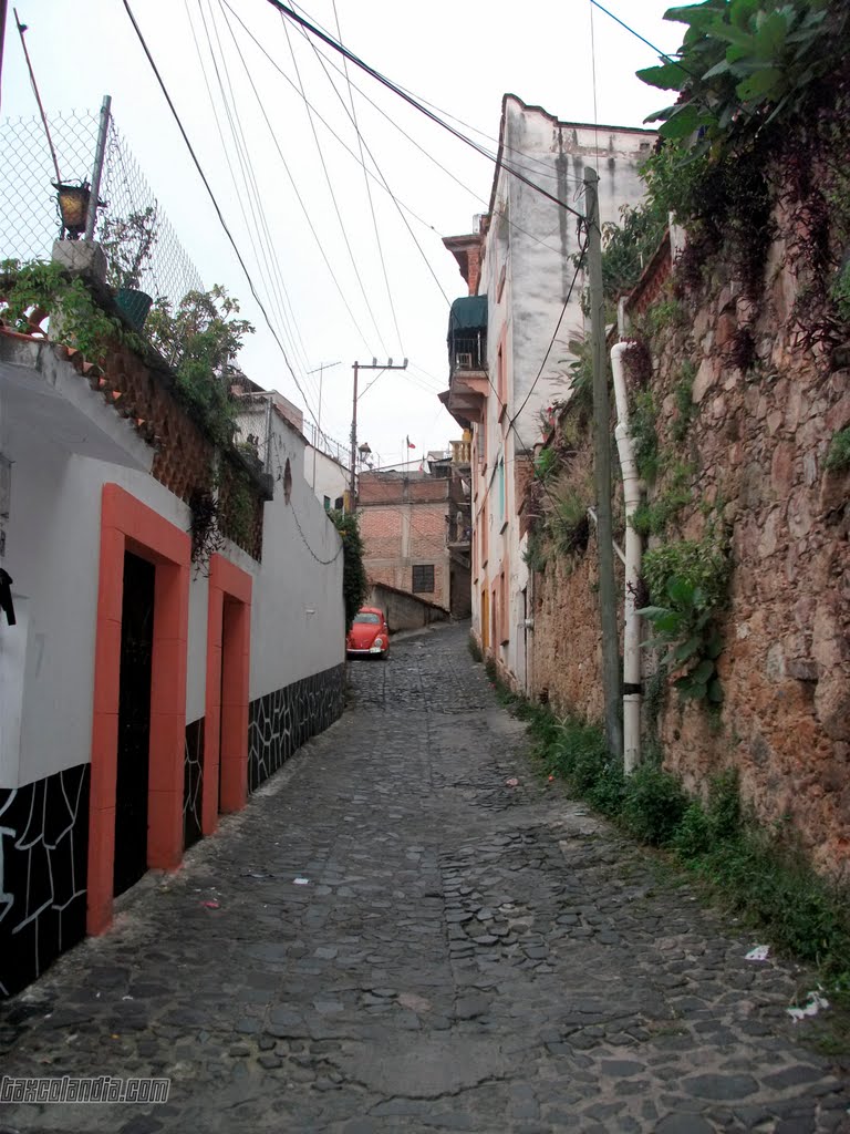 Calle 2da. de la Catarina en Taxco by Taxcolandia