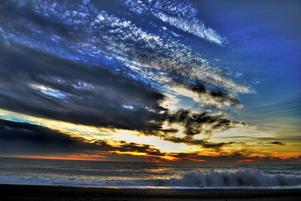 Atardecer en la Playa de Levante de Almerimar by R. Fernandez