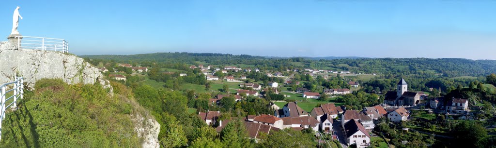 Panorama sur St-Laurent-la-Roche (Jura) by Alain TREBOZ