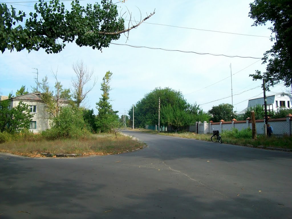 Severnaya and Silikatnaya streets, Severodonetsk by Pogromca Gašnič