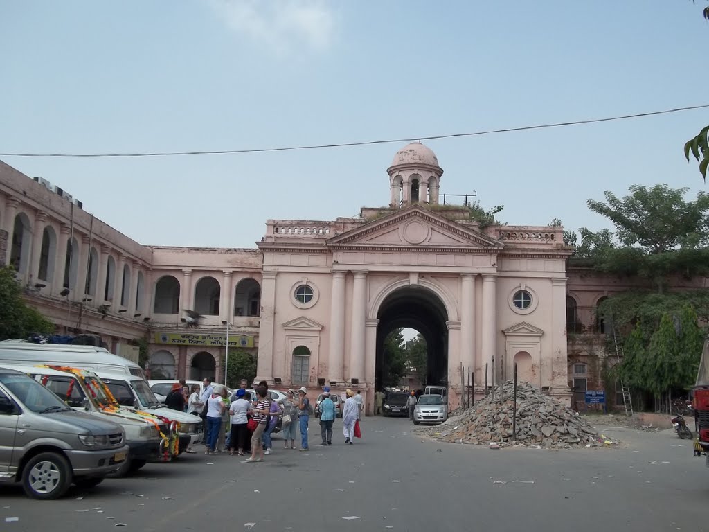 TOWN HALL AMRITSAR by RAGHBIR SINGH