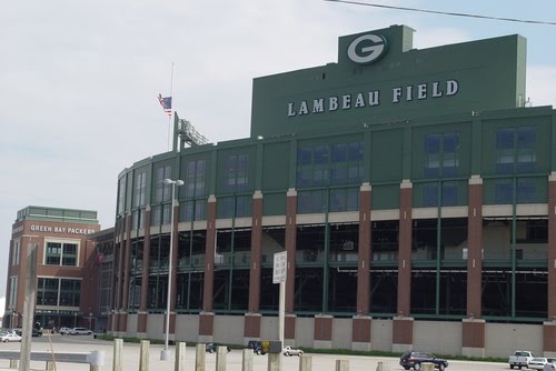 Lambeau Field by R. Villarias