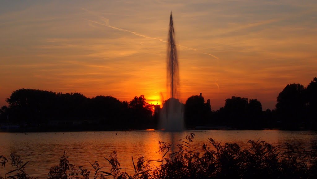 Poznań. Lake Malta by Jan Kulczak