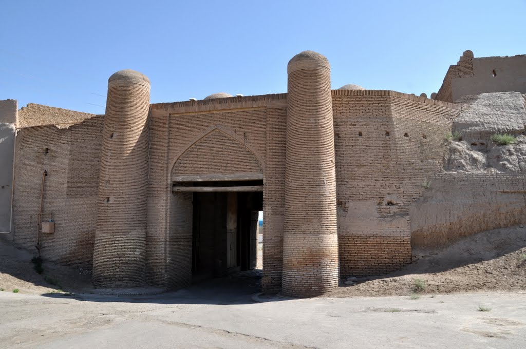 Tosh Darvoza, Doors of Khiva in Uzbekistan. by Nicola e Pina Uzbeki…