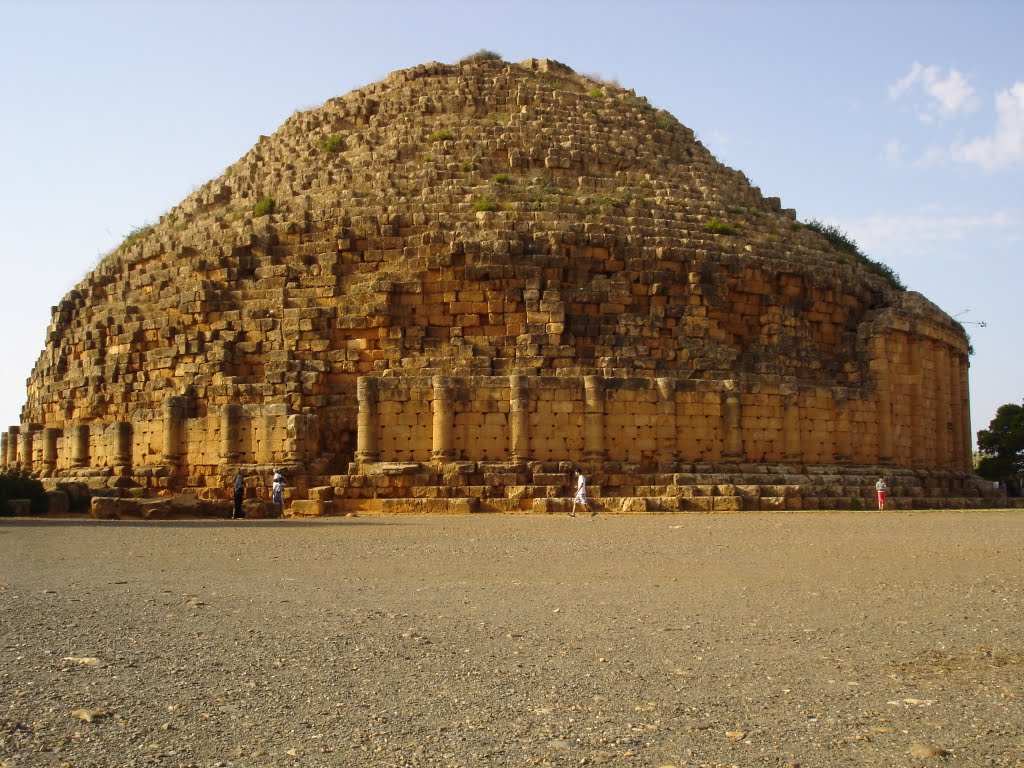 Tipaza, Tombeau de la Chrétienne (1) by mt.bouacha