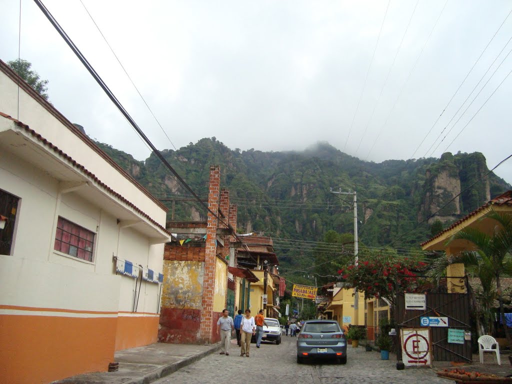 El camino al Tepozteco by Chars