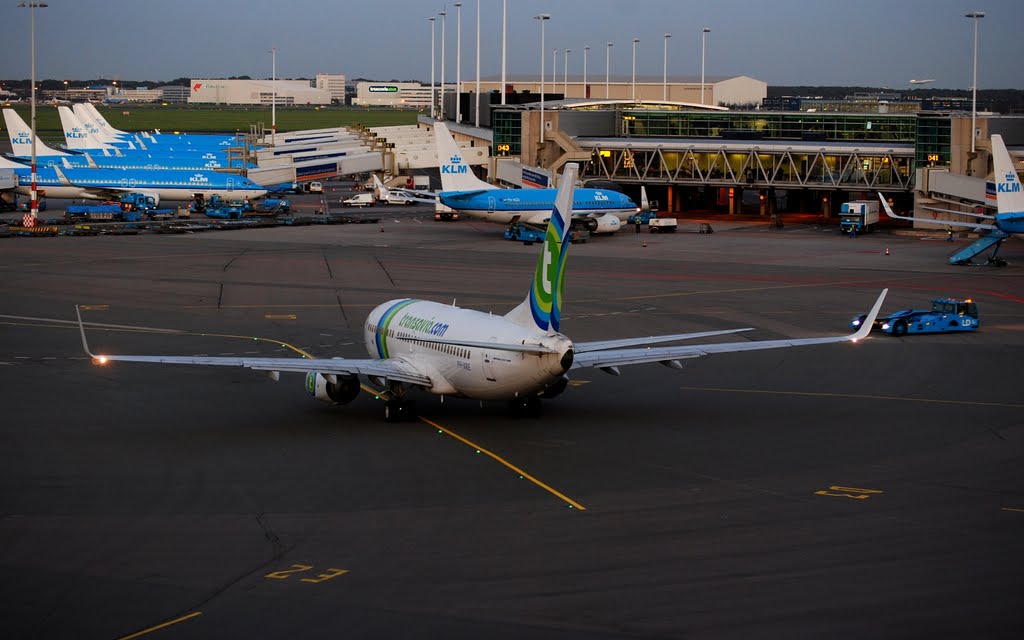 Amsterdam International Airport, Schiphol by Hans J.S.C. Jongstra