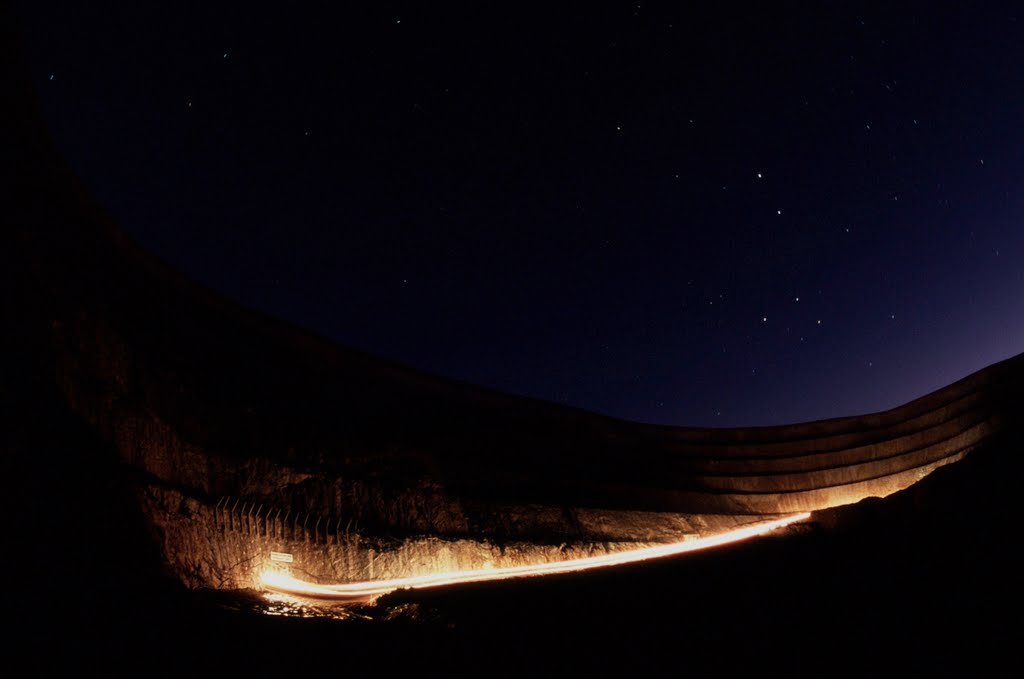 Inside Challenger Pit to the portal at night by wabisabikris