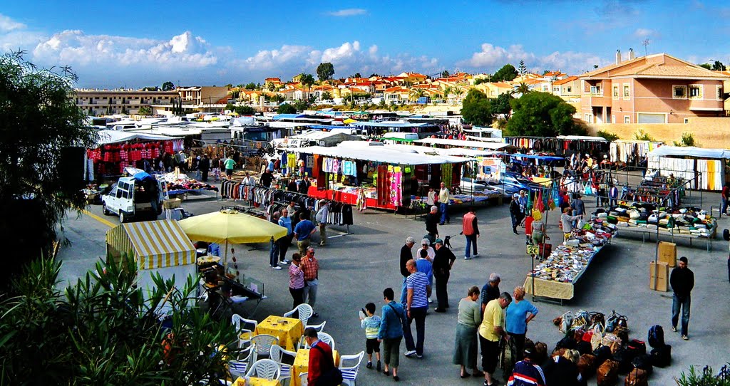 L a M A R I N A ,...Market. by Feika