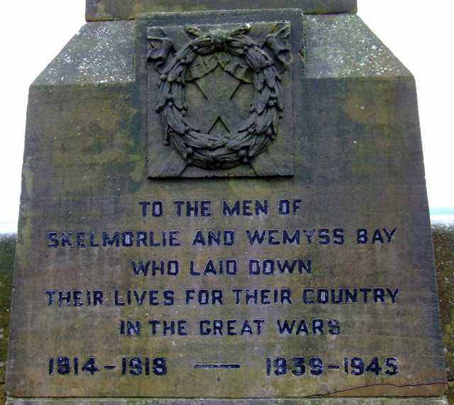 Wemyss Bay War Memorial. by Tam Nugent