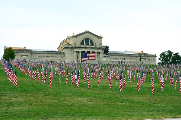 10th aniversity of 9/11 before Missouri art museum by Fige_WUSTL