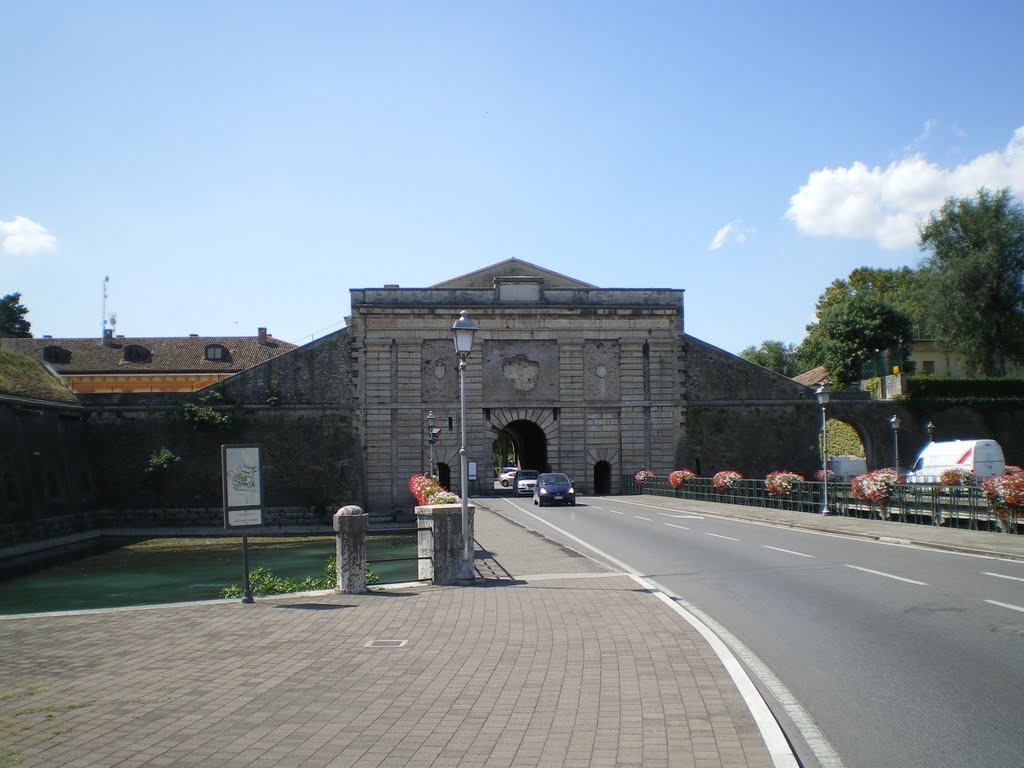 Porta Verona by Gareth.Stadden