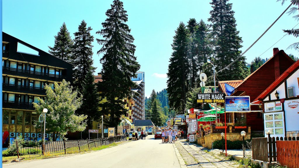 Borovets centrale comerciale street by Thanasis Sallas (ths…