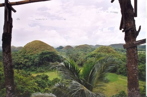 Chocolate Hills Bohol Phils.Okt.2002 by wdaeppen