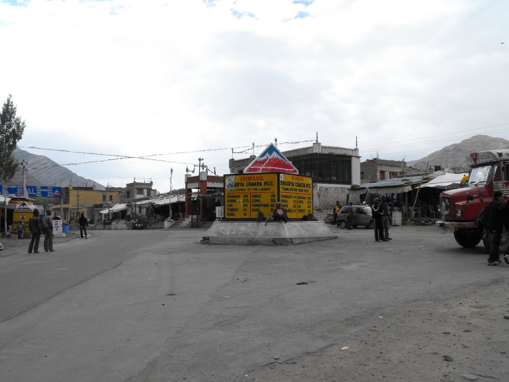 Upshi - Manali to Leh highway by yanivp31