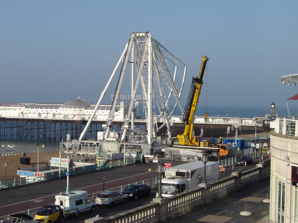 Brighton - starting work on the big wheel 3 Oct 2011 by Robert Bovington