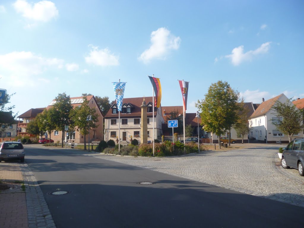 Volksfeiertag am Marktplatz Adelsdorf by Frankenfans