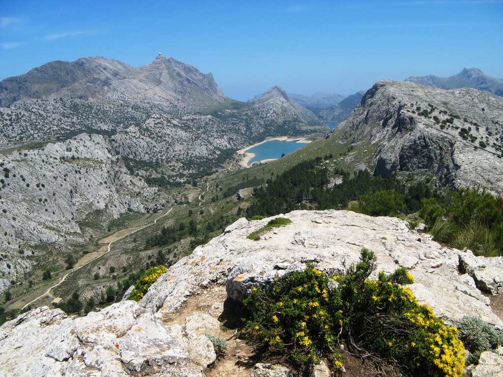 L'Ofre, Blick auf Puig Major und Stausee Cuber, Mallorca by gfa-foto