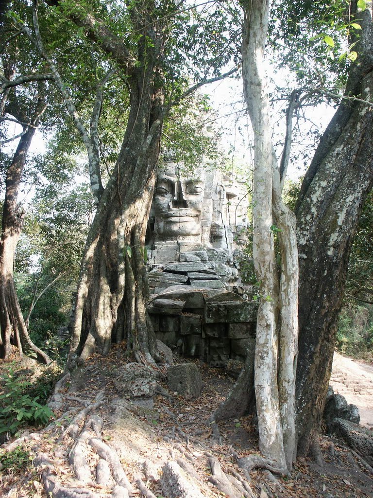 050-Angkor Thom Westtor (03.03.2007) Mehr Fotos auf: www.khmer-search.de by Khmer Search