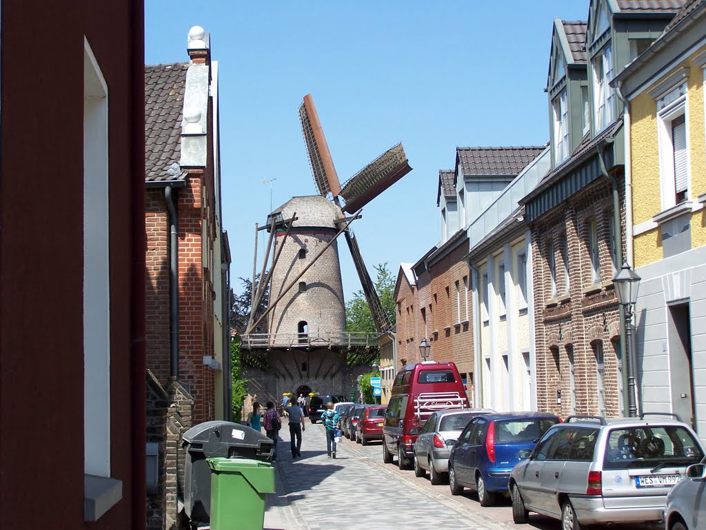 XANTEN (D) - Brückstrasse and Windmill by lujerista