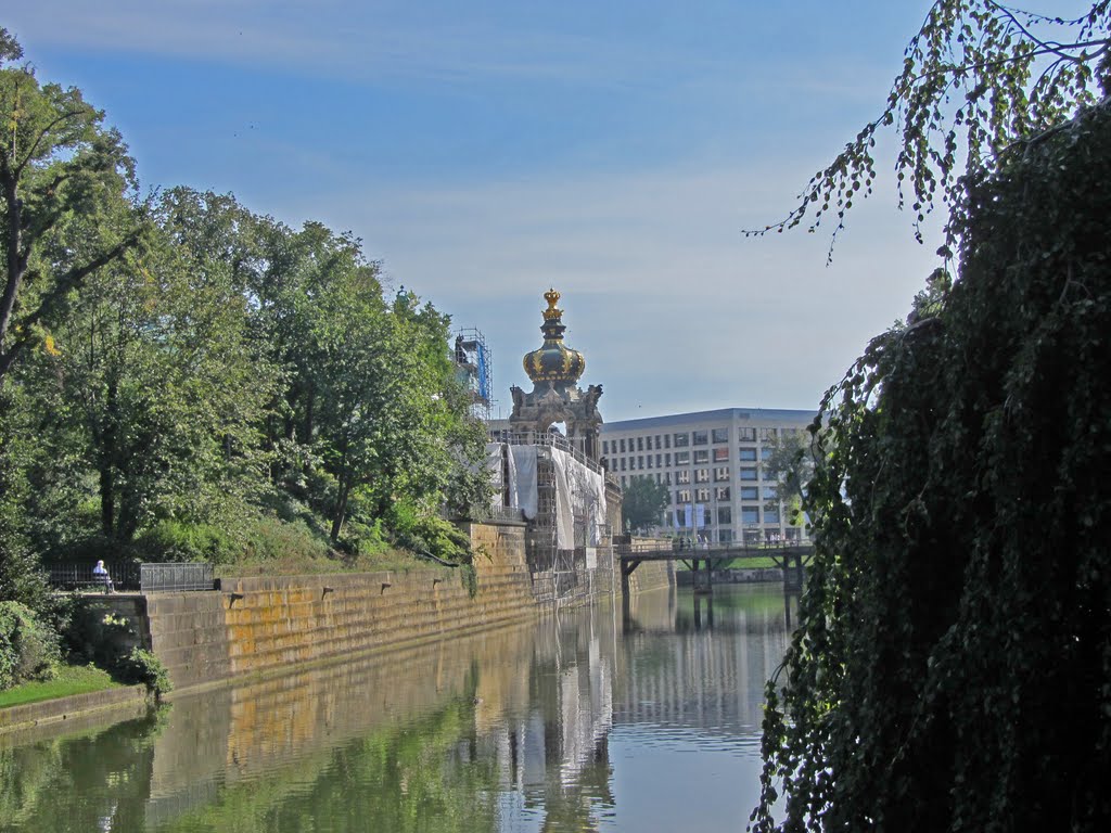 DeDresden0112_250911Zwingergarten by IzeKampus