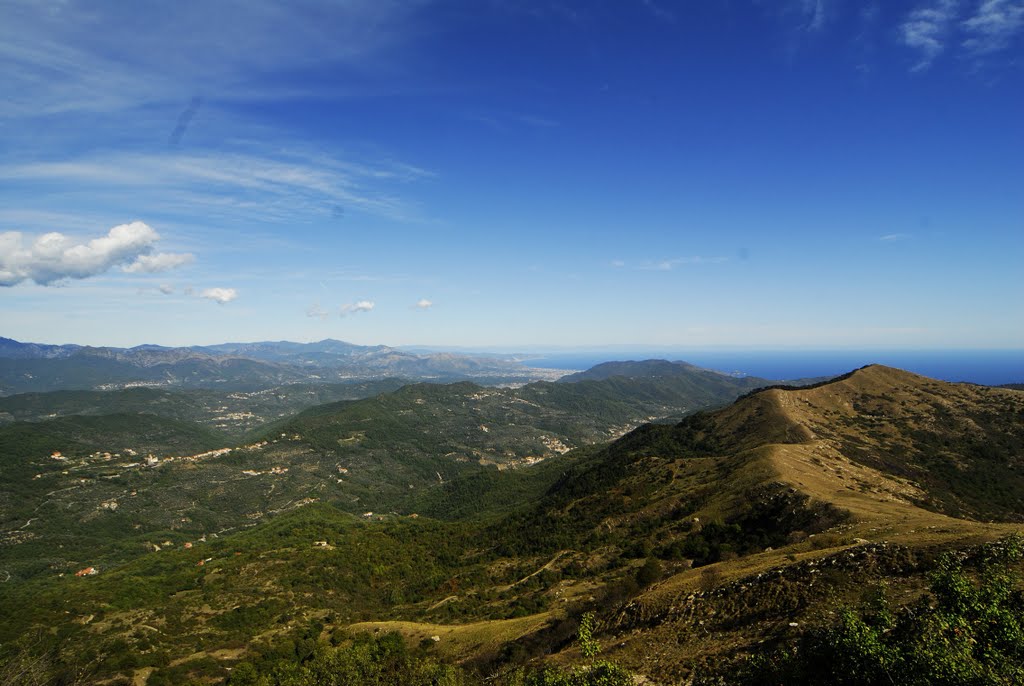 Liguria - Pizzo D'Evigno - Panorama by LupoAlberto